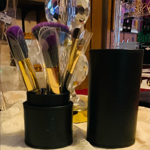 Cosmetic Brush Set **ONLY ONE SET LEFT** - Picture 2 of 2
